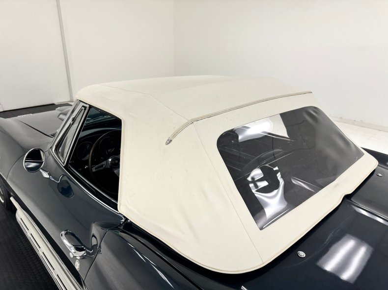 Chevrolet-Corvette-1966-Laguna-Blue-Metallic-Dark-Blue-31