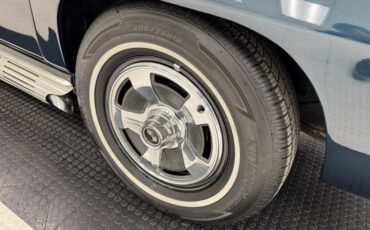 Chevrolet-Corvette-1966-Laguna-Blue-Metallic-Dark-Blue-32