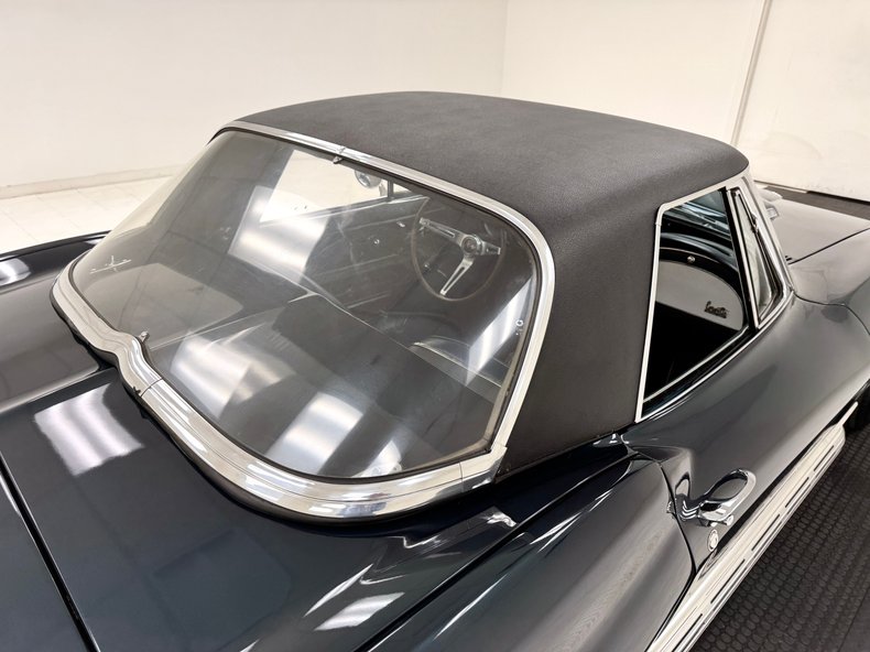 Chevrolet-Corvette-1966-Laguna-Blue-Metallic-Dark-Blue-37
