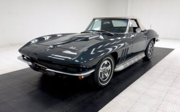 Chevrolet-Corvette-1966-Laguna-Blue-Metallic-Dark-Blue