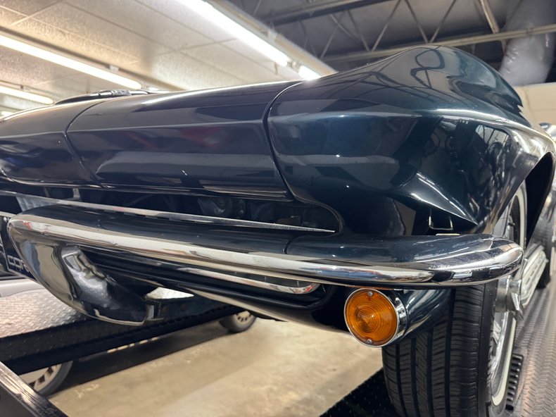 Chevrolet-Corvette-1966-Laguna-Blue-Metallic-Dark-Blue-44