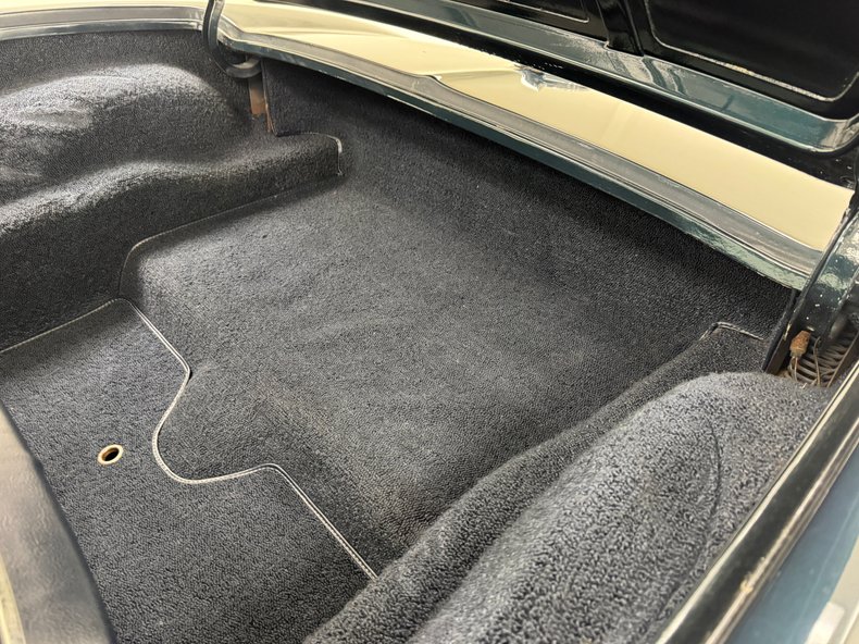 Chevrolet-Corvette-1966-Laguna-Blue-Metallic-Dark-Blue-48