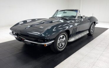 Chevrolet-Corvette-1966-Laguna-Blue-Metallic-Dark-Blue-8