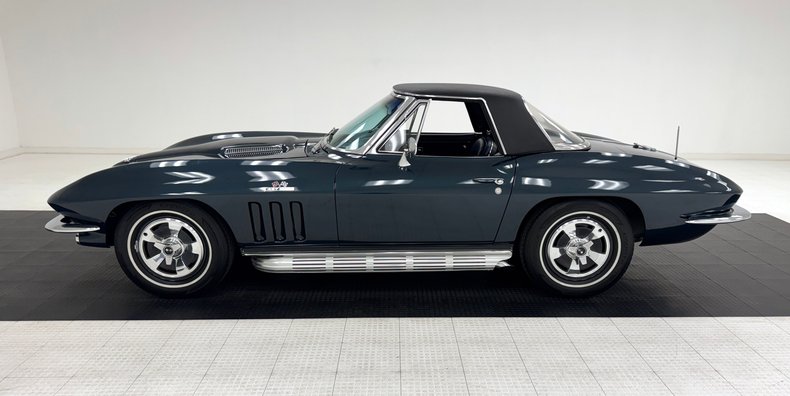 Chevrolet-Corvette-1966-Laguna-Blue-Metallic-Dark-Blue-9