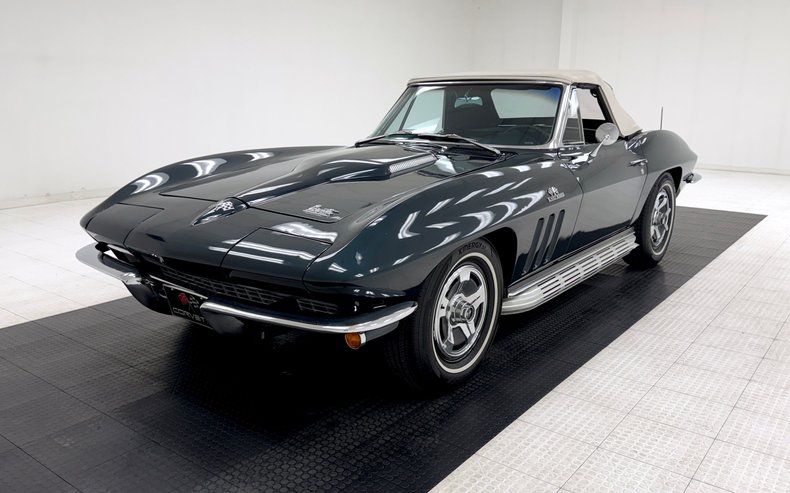 Chevrolet-Corvette-1966-Laguna-Blue-Metallic-Dark-Blue