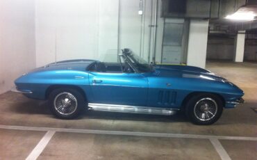 Chevrolet-Corvette-1966-Nassau-Blue-Black-3