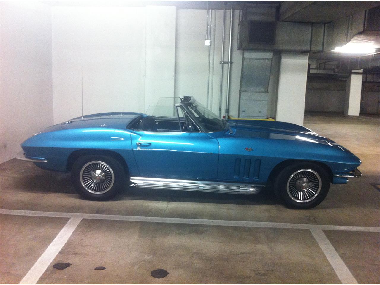 Chevrolet-Corvette-1966-Nassau-Blue-Black-3