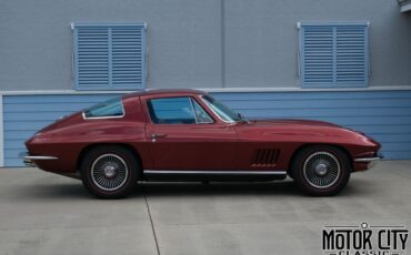 Chevrolet-Corvette-1967-1