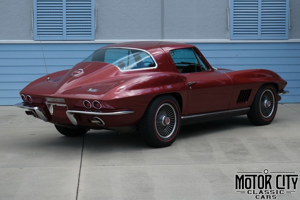 Chevrolet-Corvette-1967-2