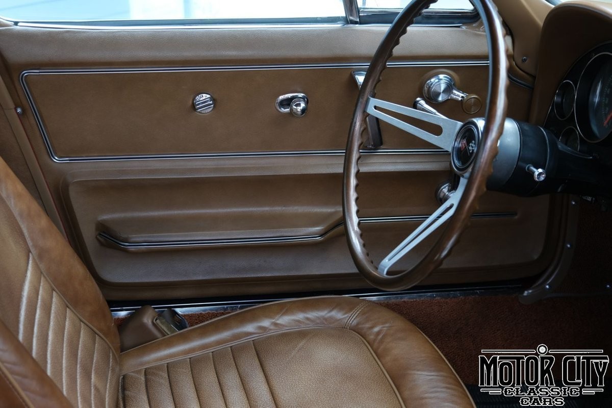 Chevrolet-Corvette-1967-27