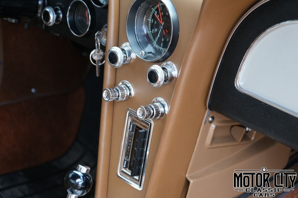 Chevrolet-Corvette-1967-32