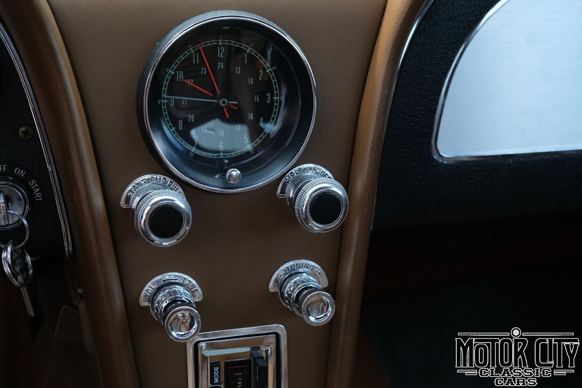 Chevrolet-Corvette-1967-33