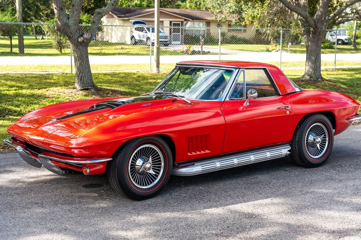 Chevrolet-Corvette-1967-Convertible-1