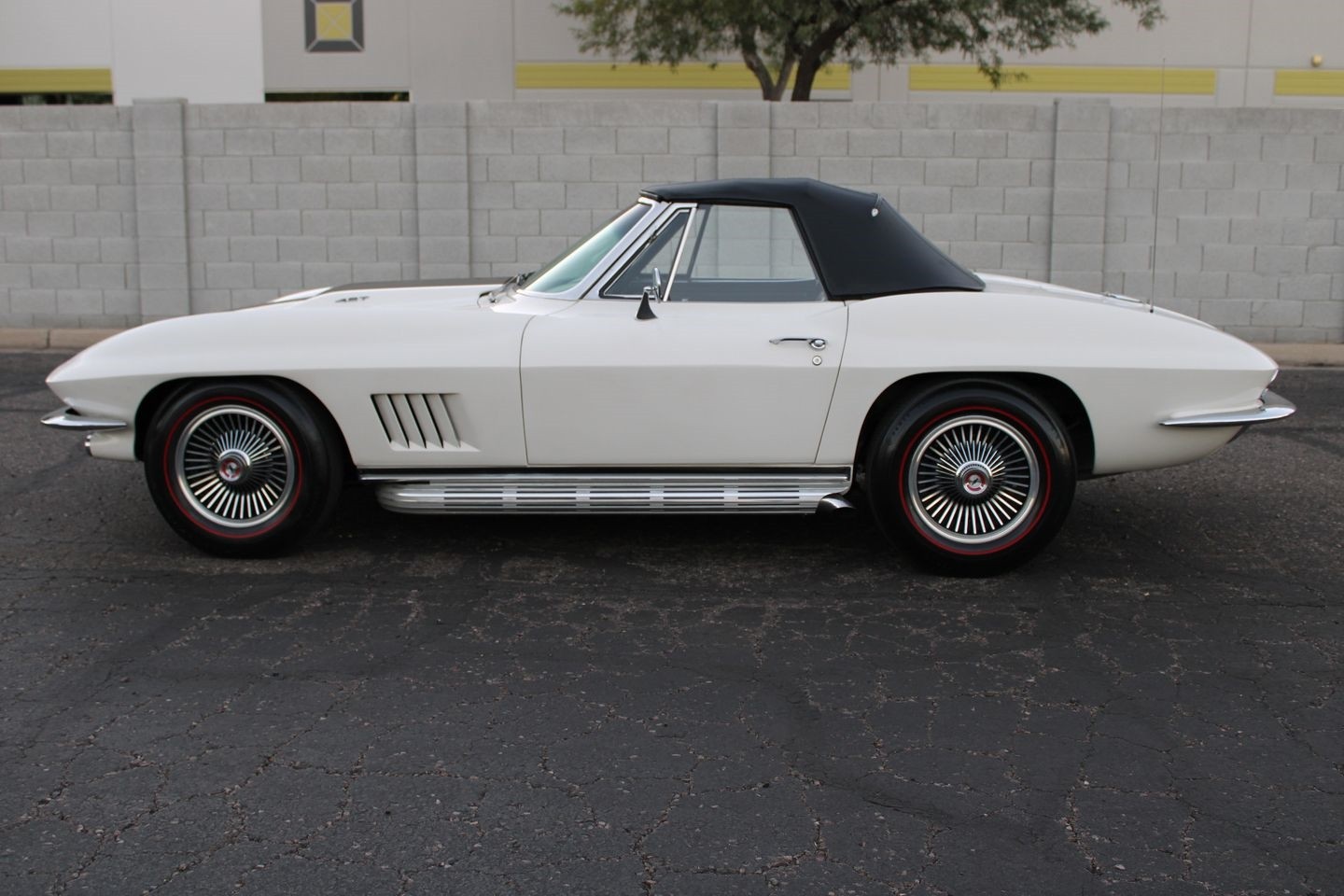 Chevrolet-Corvette-1967-Convertible-10
