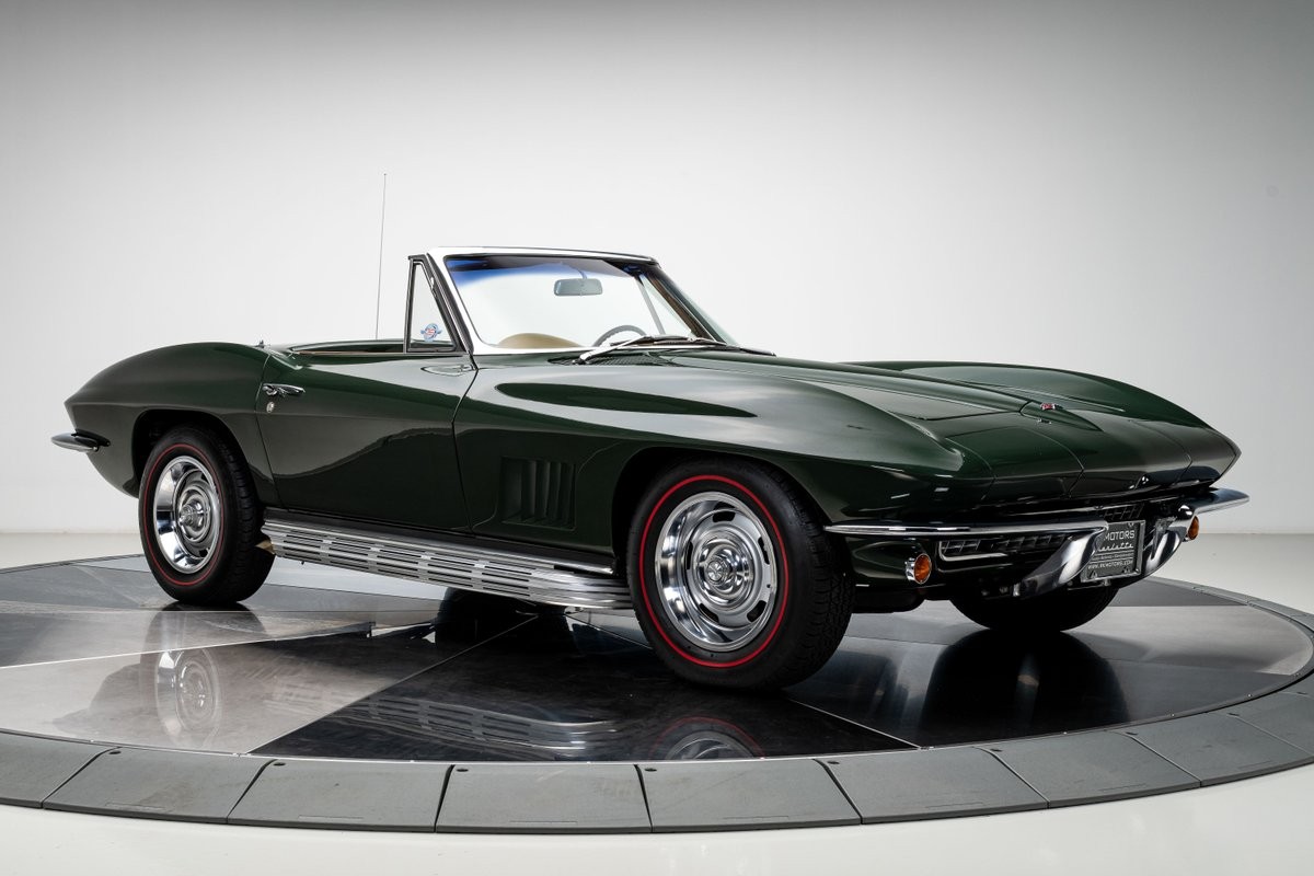 Chevrolet-Corvette-1967-Convertible-10
