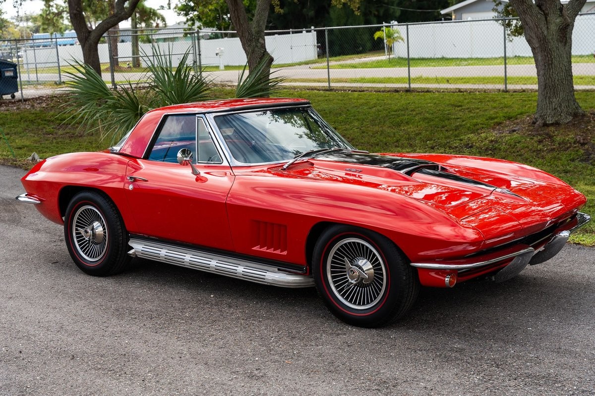 Chevrolet-Corvette-1967-Convertible-11