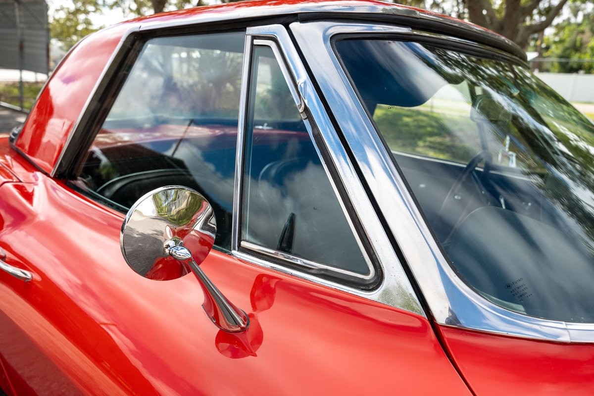 Chevrolet-Corvette-1967-Convertible-12
