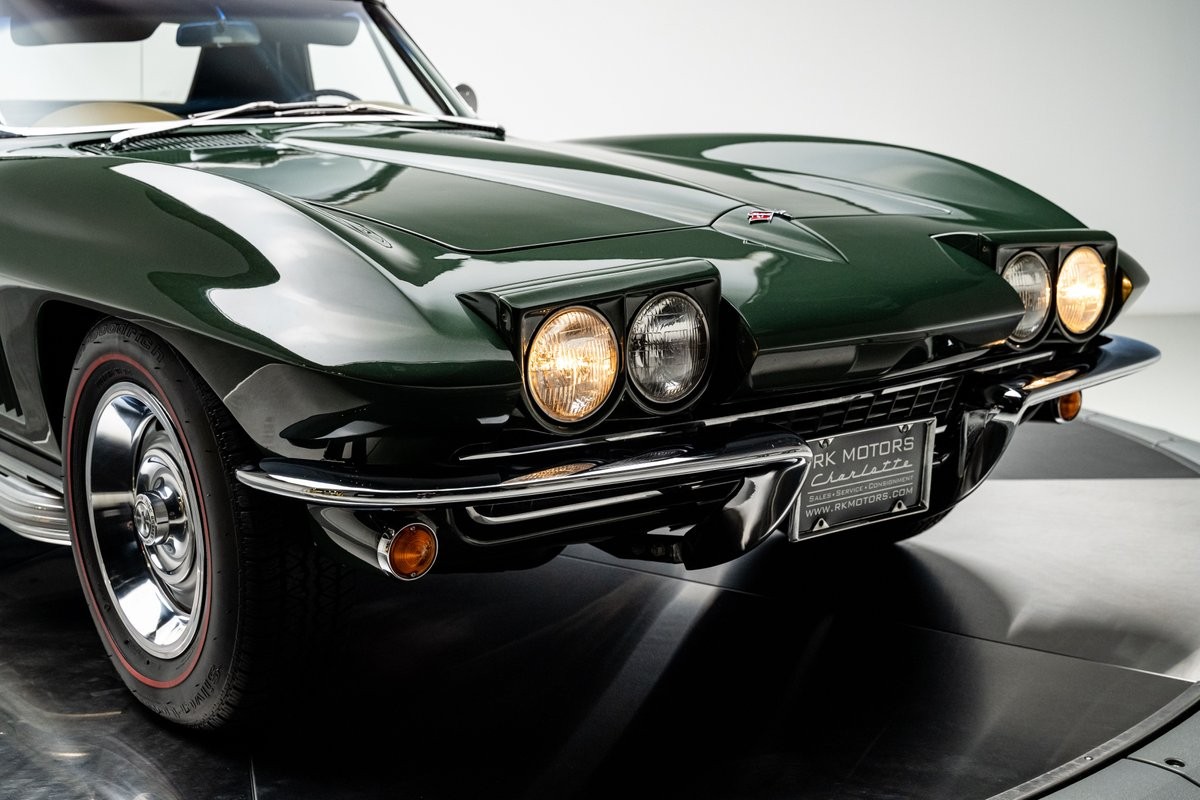 Chevrolet-Corvette-1967-Convertible-12