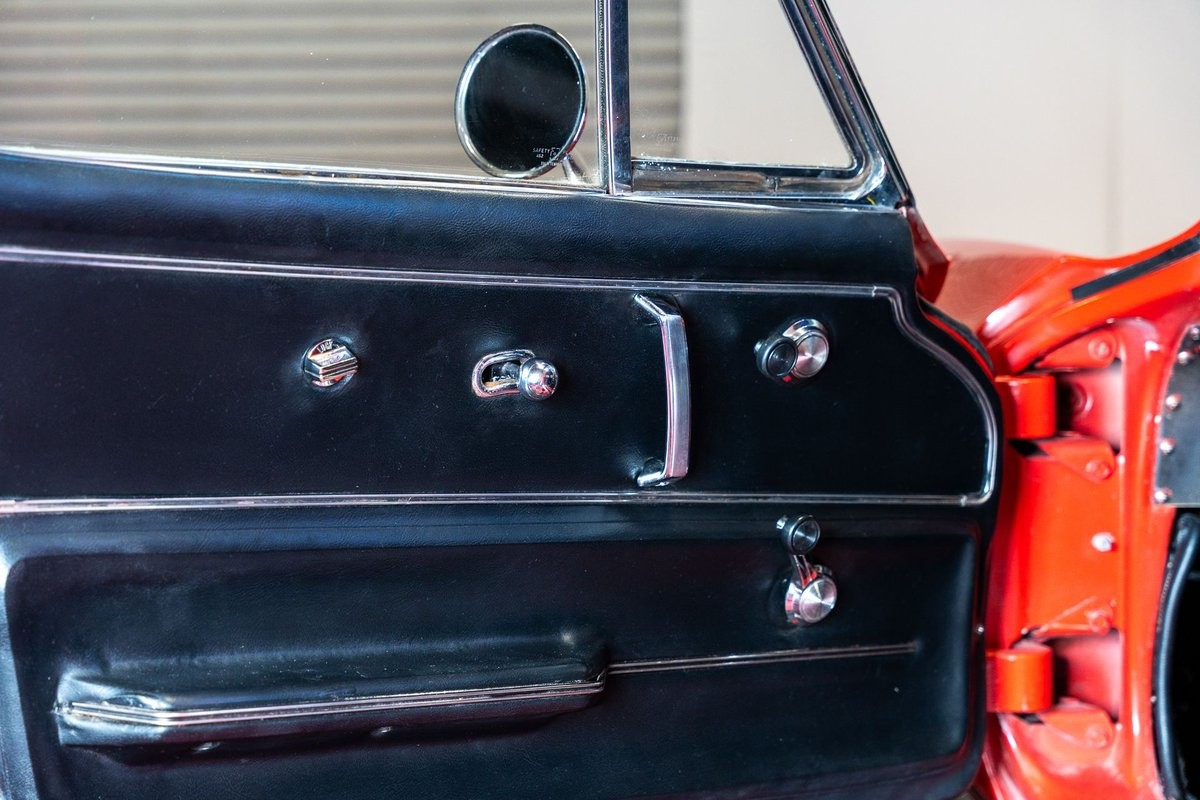 Chevrolet-Corvette-1967-Convertible-14