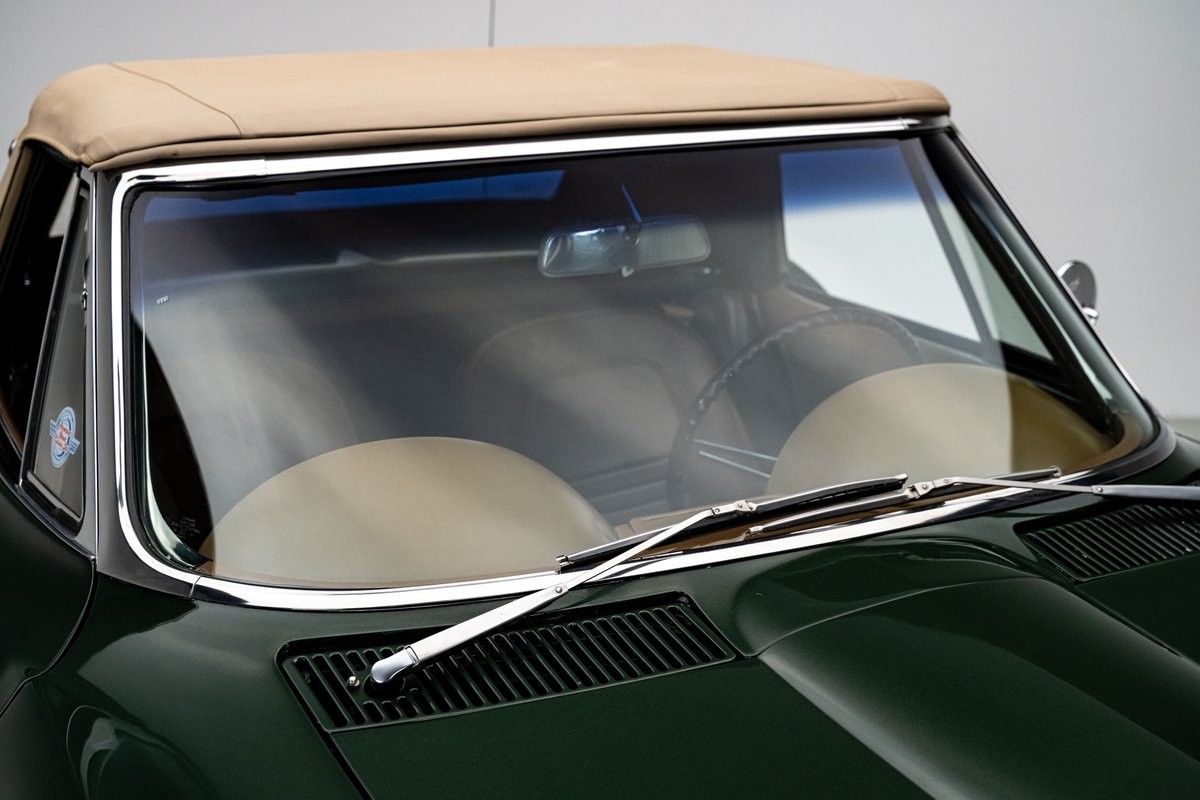 Chevrolet-Corvette-1967-Convertible-14