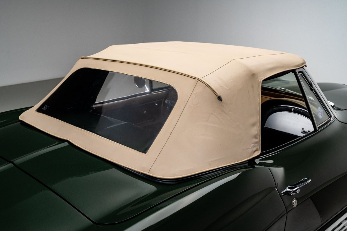 Chevrolet-Corvette-1967-Convertible-15