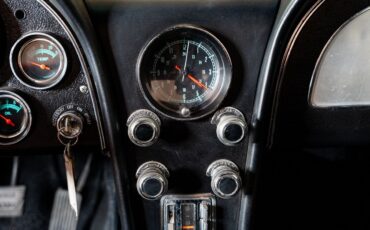 Chevrolet-Corvette-1967-Convertible-17