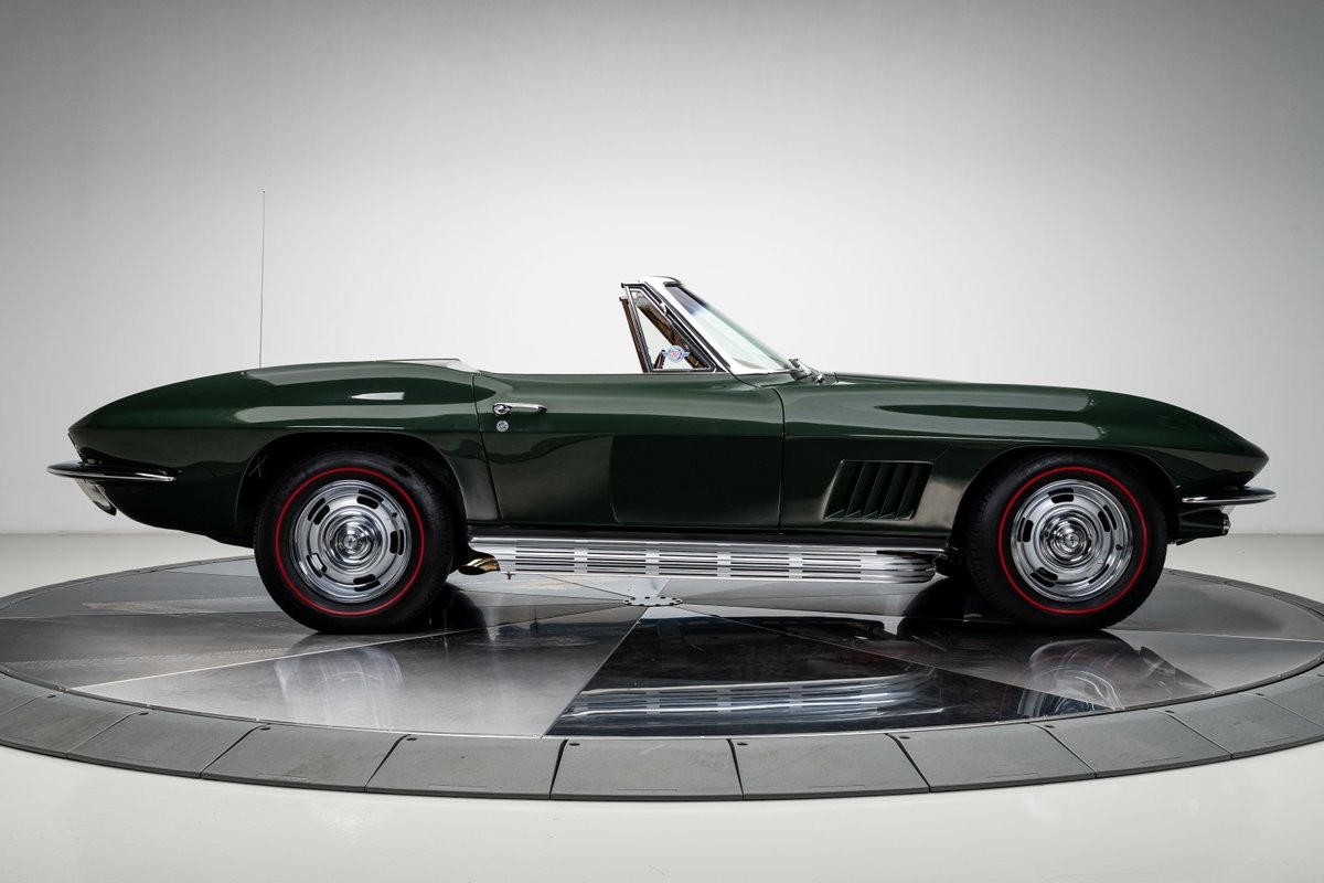 Chevrolet-Corvette-1967-Convertible-18
