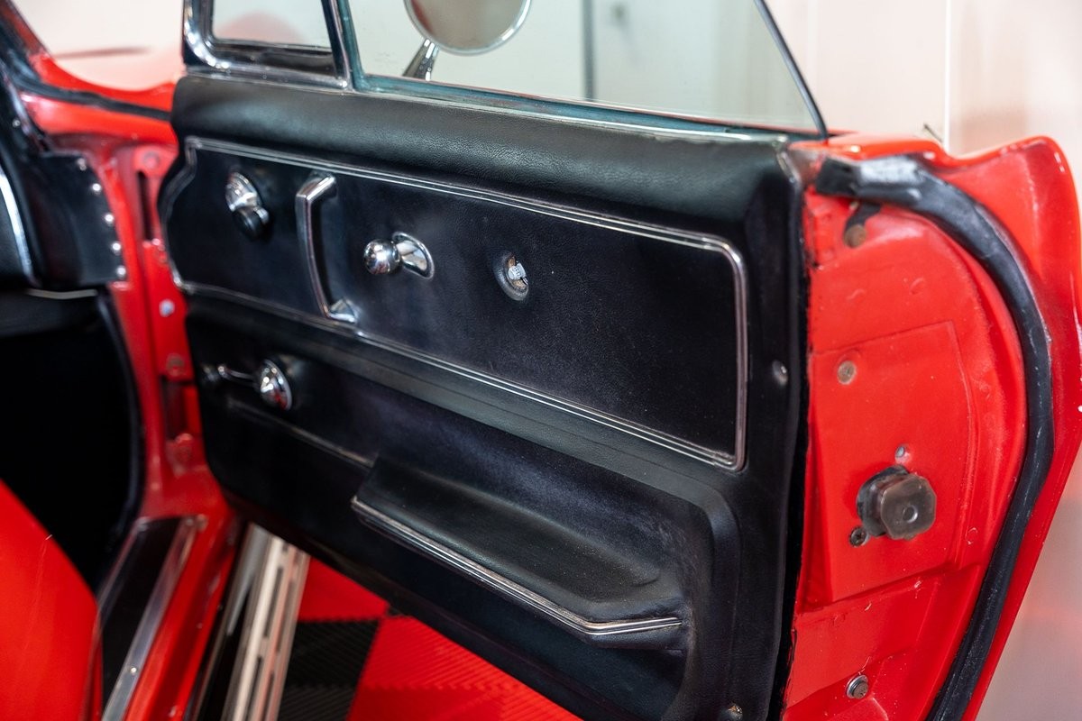 Chevrolet-Corvette-1967-Convertible-19