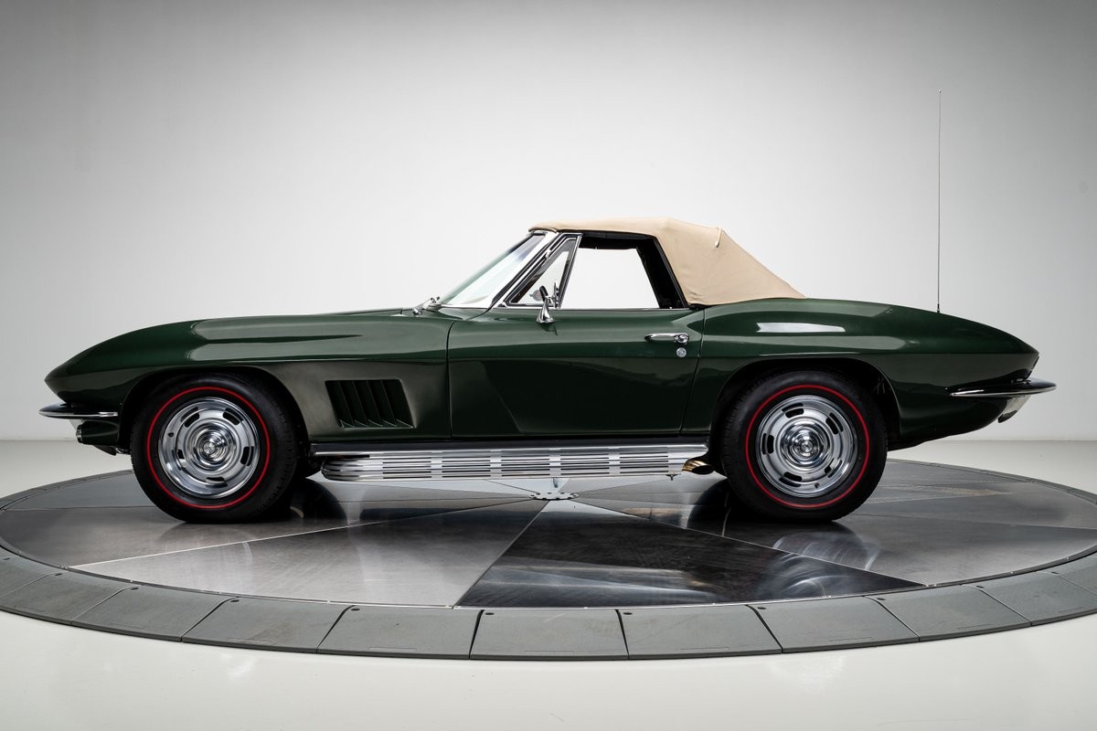 Chevrolet-Corvette-1967-Convertible-20