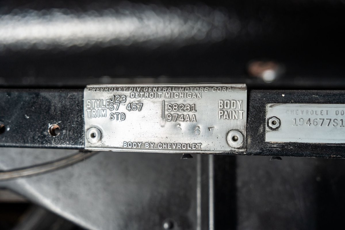 Chevrolet-Corvette-1967-Convertible-23