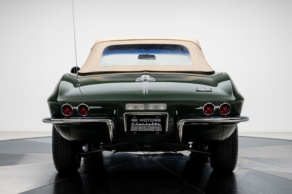 Chevrolet-Corvette-1967-Convertible-23