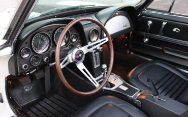 Chevrolet-Corvette-1967-Convertible-23