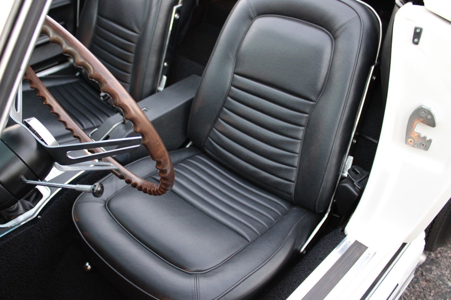 Chevrolet-Corvette-1967-Convertible-25