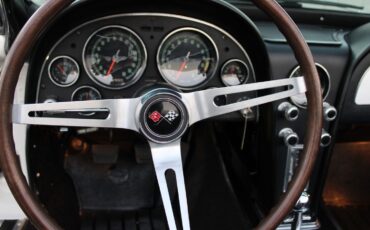 Chevrolet-Corvette-1967-Convertible-26