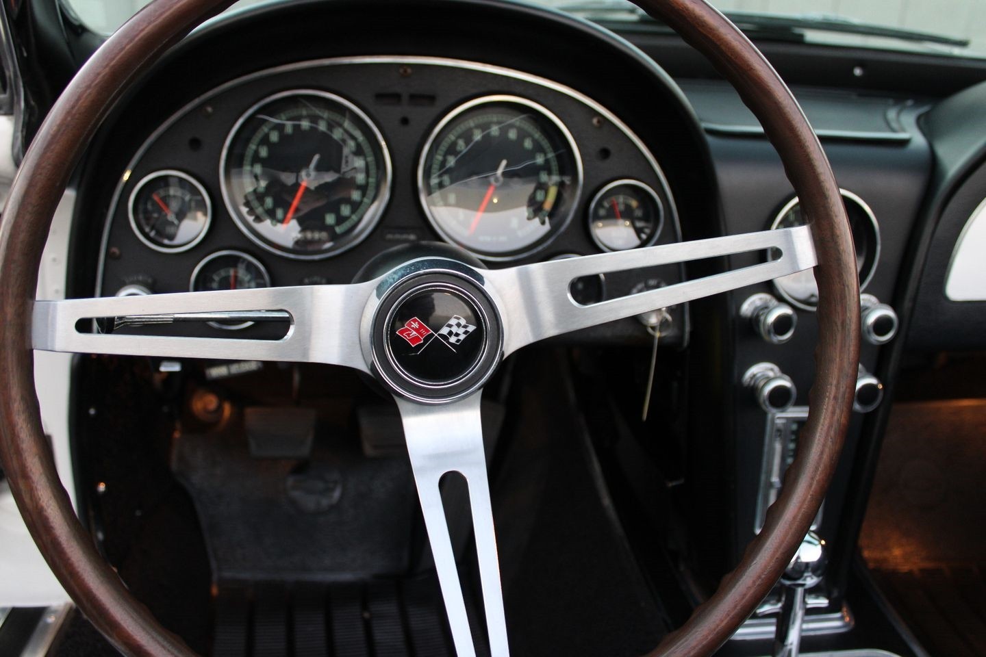 Chevrolet-Corvette-1967-Convertible-26