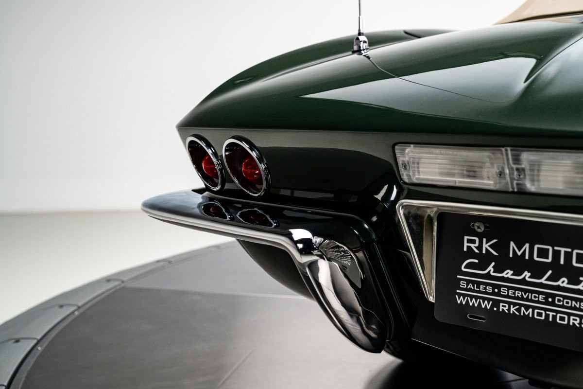 Chevrolet-Corvette-1967-Convertible-28