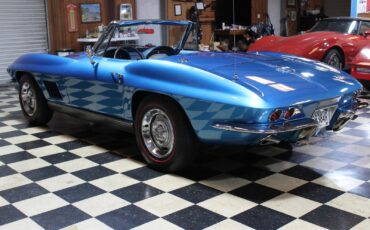 Chevrolet-Corvette-1967-Convertible-3