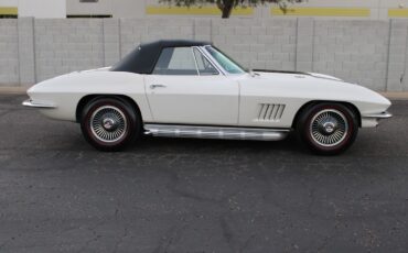 Chevrolet-Corvette-1967-Convertible-3