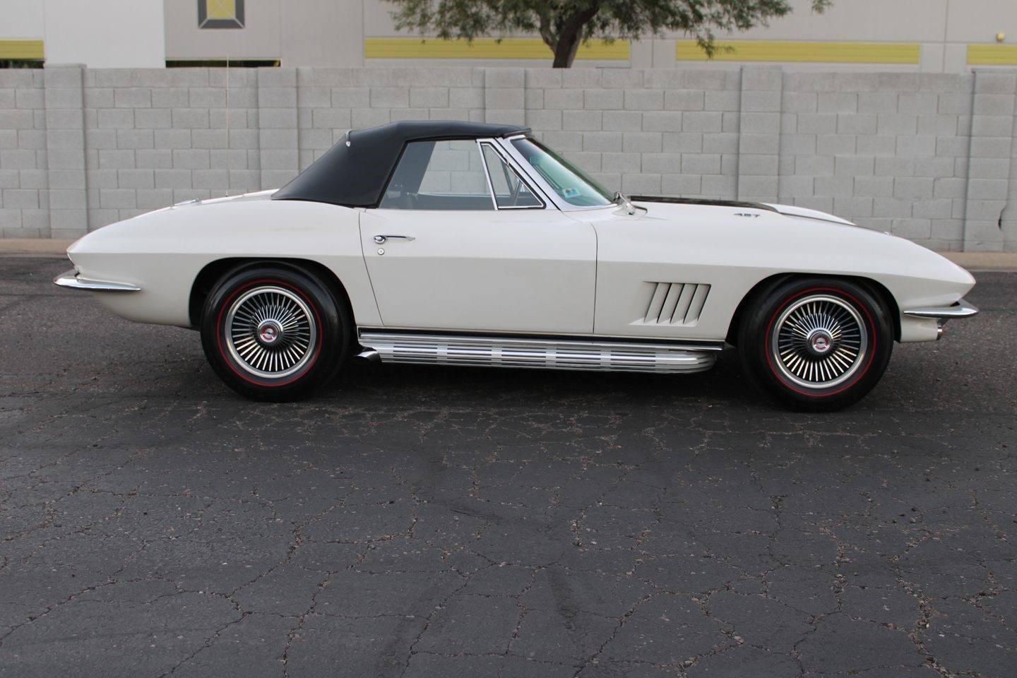 Chevrolet-Corvette-1967-Convertible-3