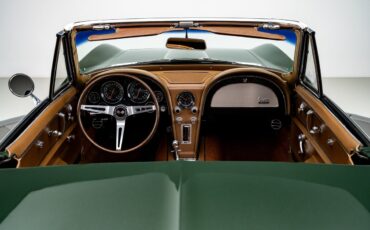 Chevrolet-Corvette-1967-Convertible-3