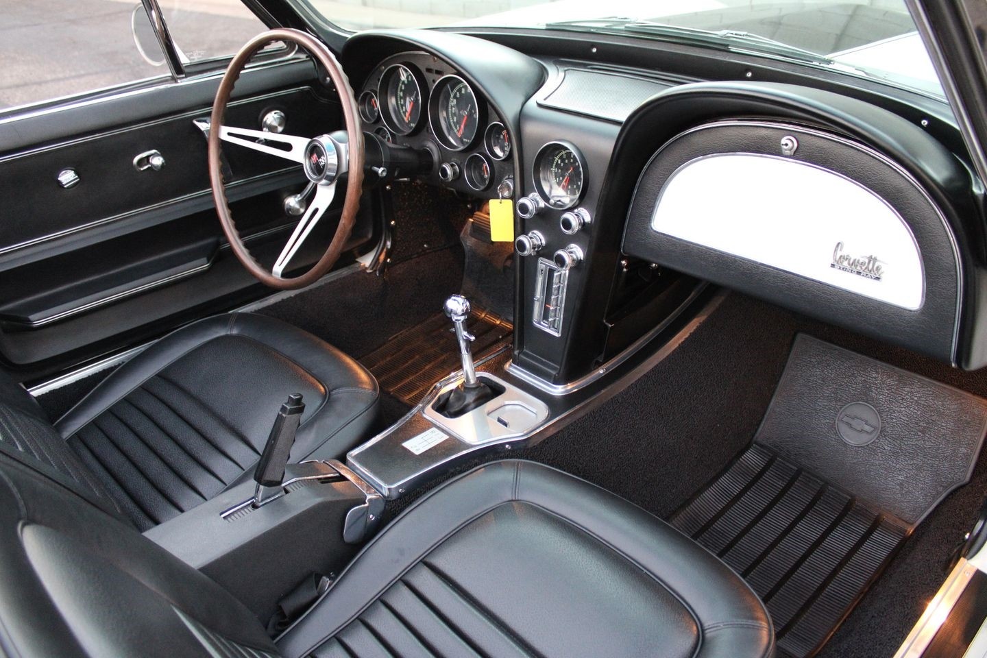 Chevrolet-Corvette-1967-Convertible-32