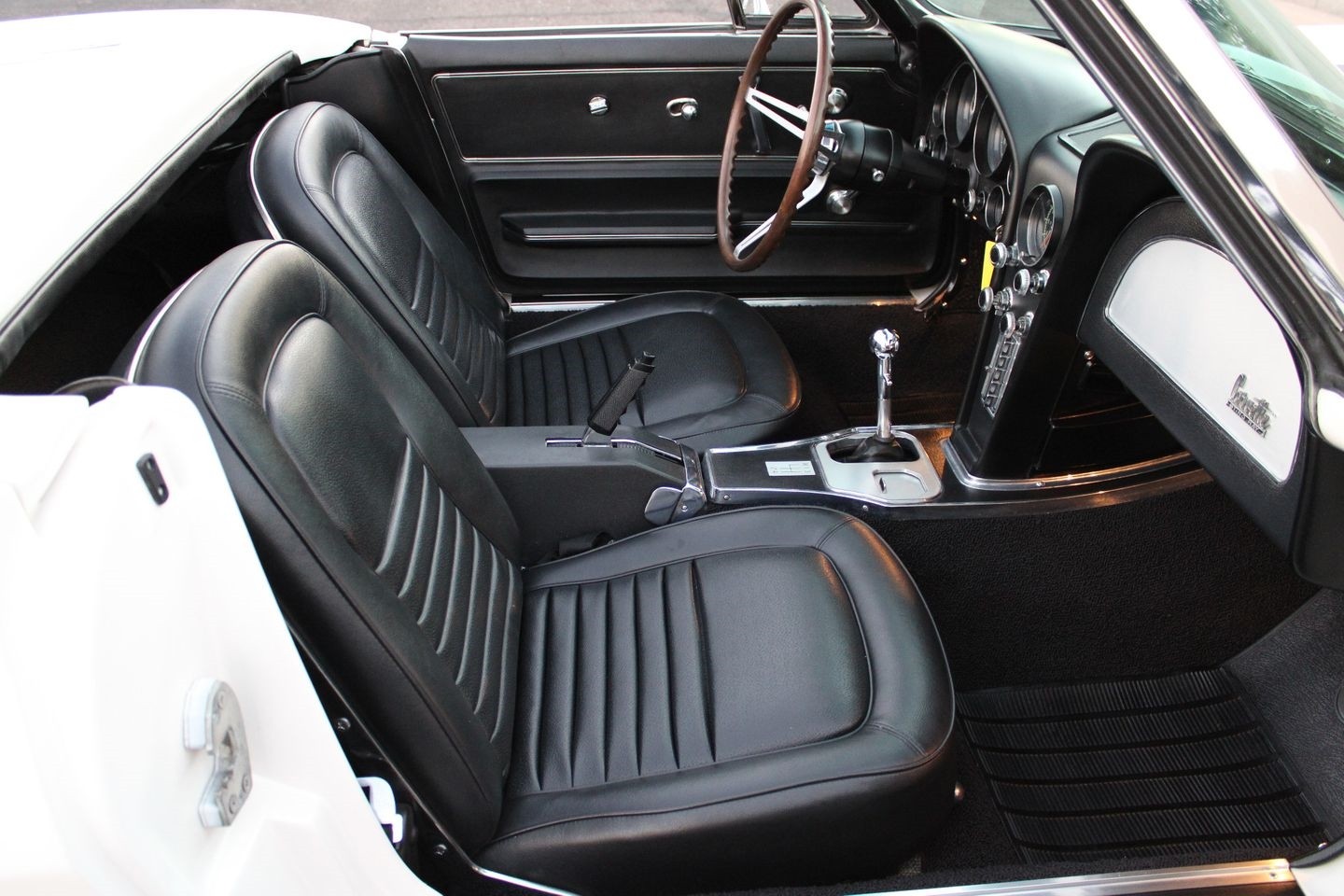 Chevrolet-Corvette-1967-Convertible-33