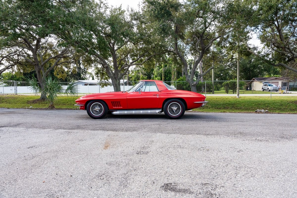 Chevrolet-Corvette-1967-Convertible-34