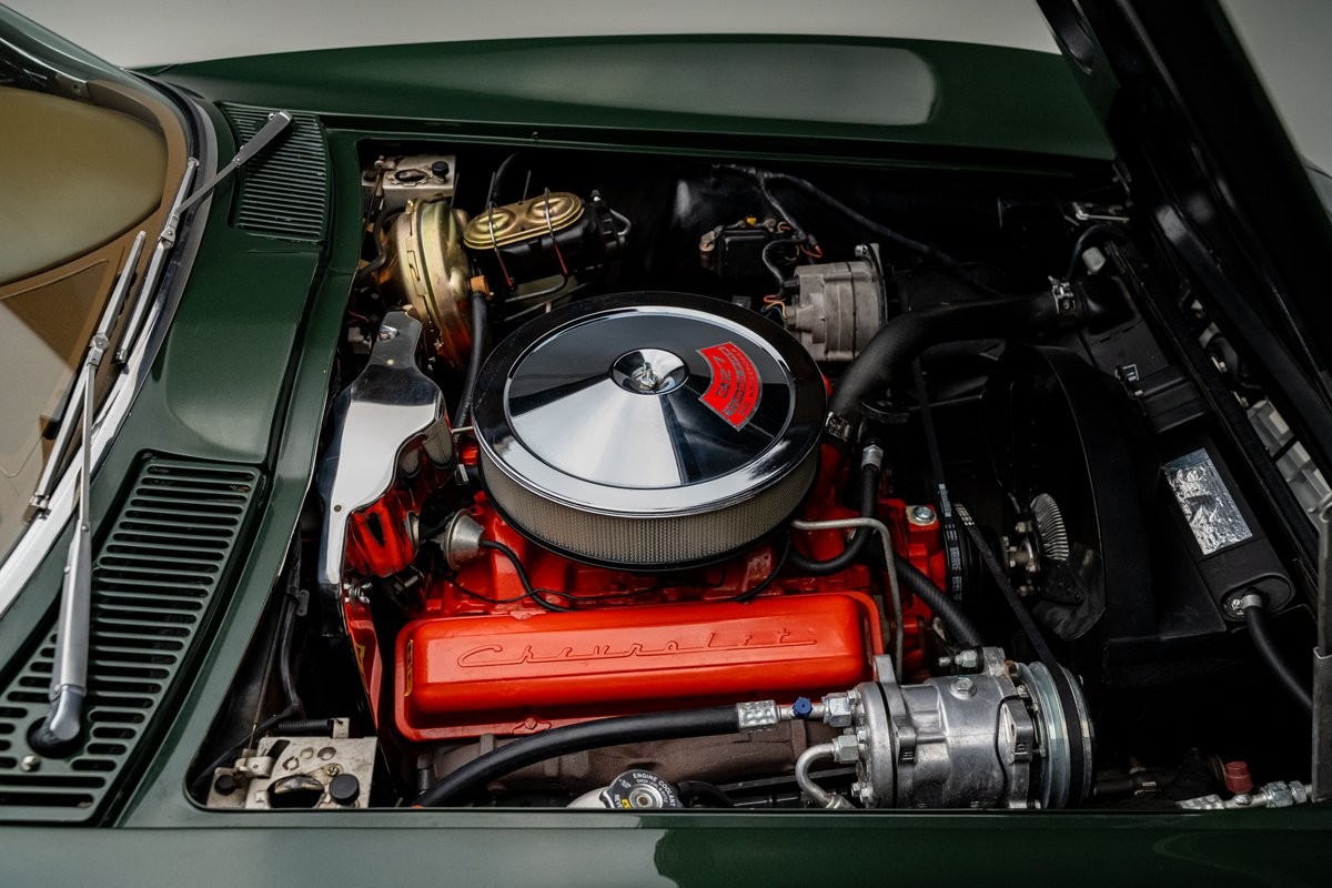 Chevrolet-Corvette-1967-Convertible-36