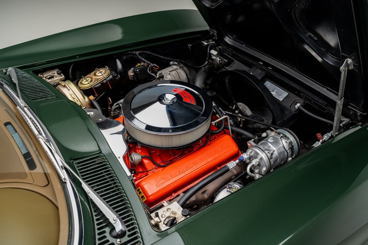 Chevrolet-Corvette-1967-Convertible-37