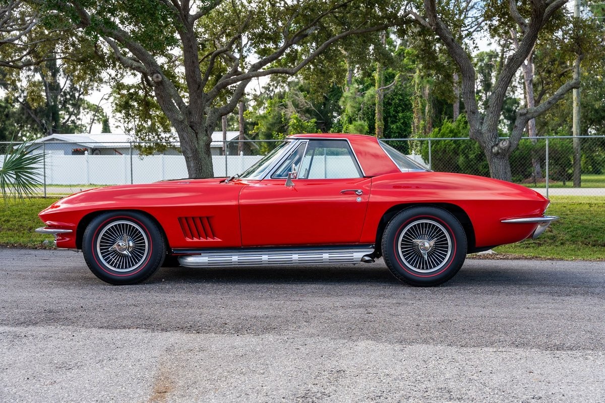Chevrolet-Corvette-1967-Convertible-38