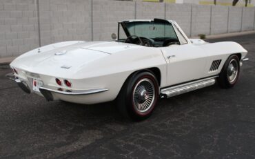 Chevrolet-Corvette-1967-Convertible-4