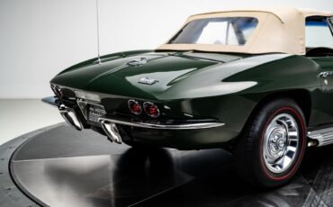 Chevrolet-Corvette-1967-Convertible-4