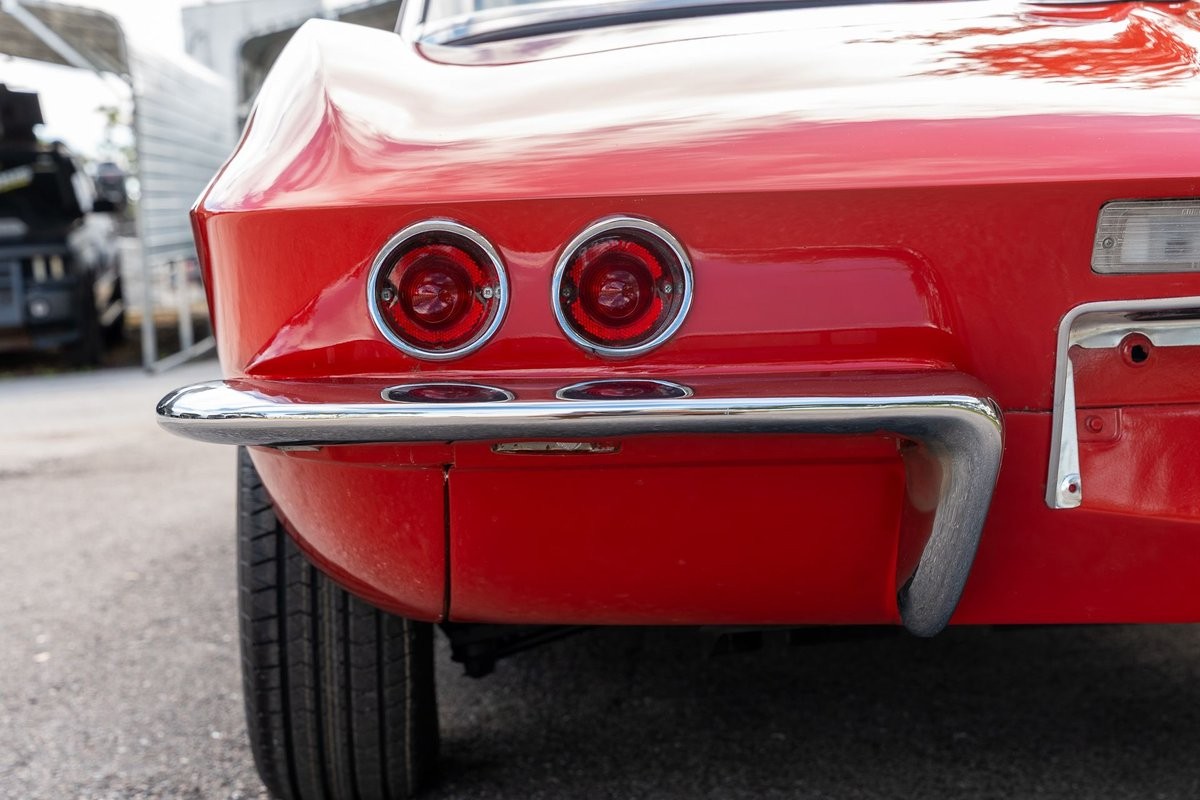 Chevrolet-Corvette-1967-Convertible-7