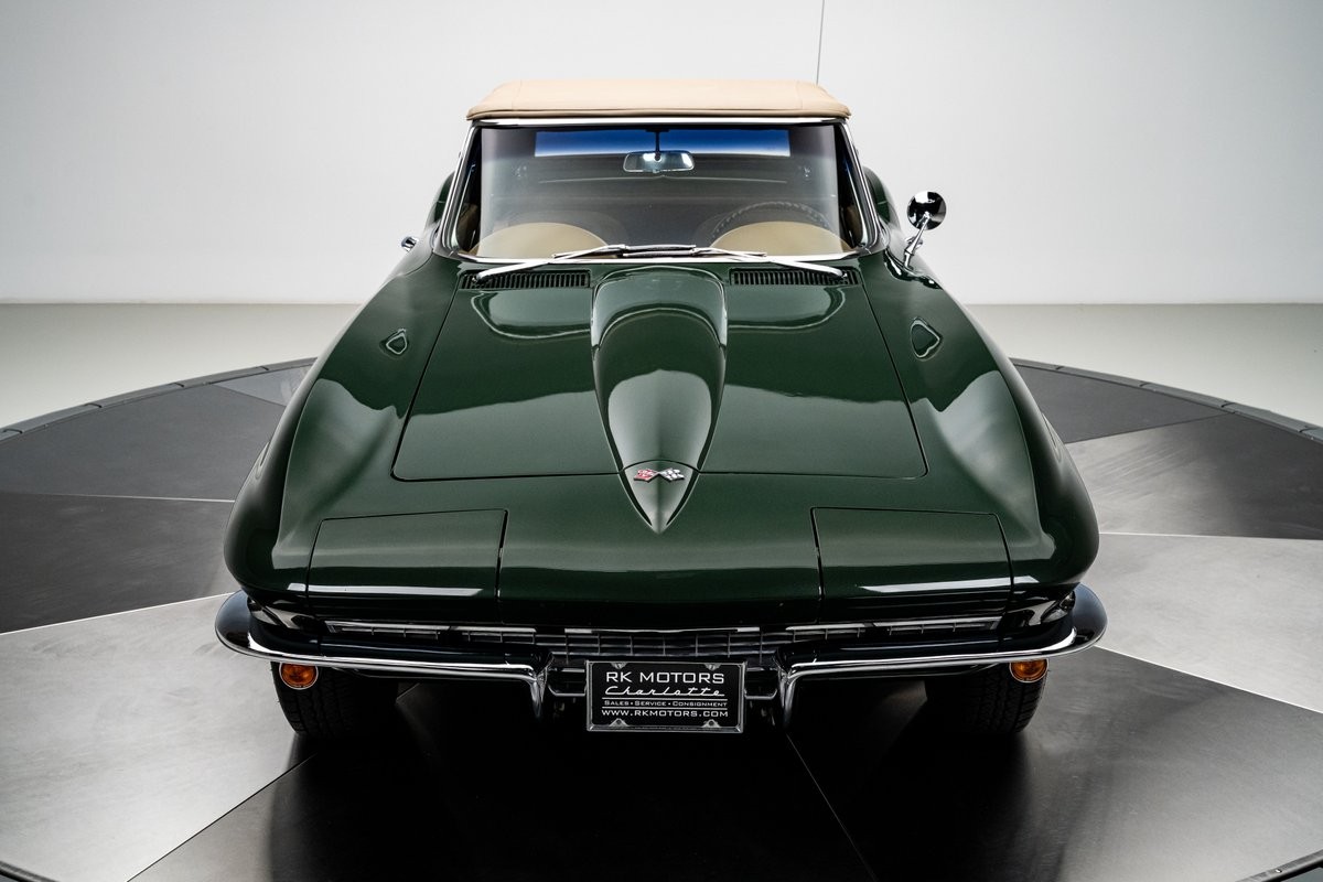 Chevrolet-Corvette-1967-Convertible-8